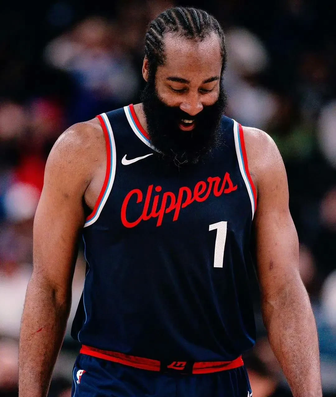 开云体育-哈登在老鹰比赛中大胜，高光表现引发热议！的简单介绍