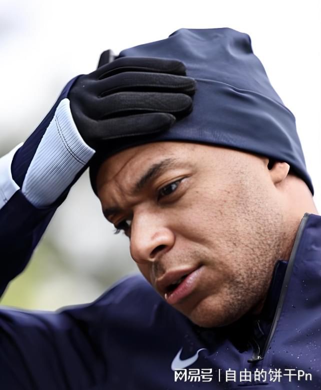 开云体育-Rookie在篮网比赛中惊险取胜，战术调整引发热议！的简单介绍